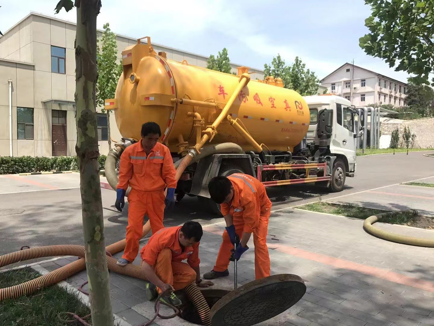 华州化粪池清理与5-8吨吸粪车施工效率分析